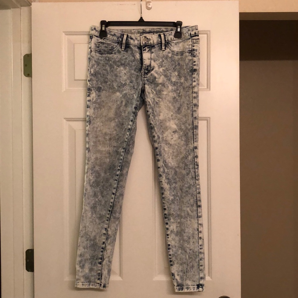 Acid wash jeans